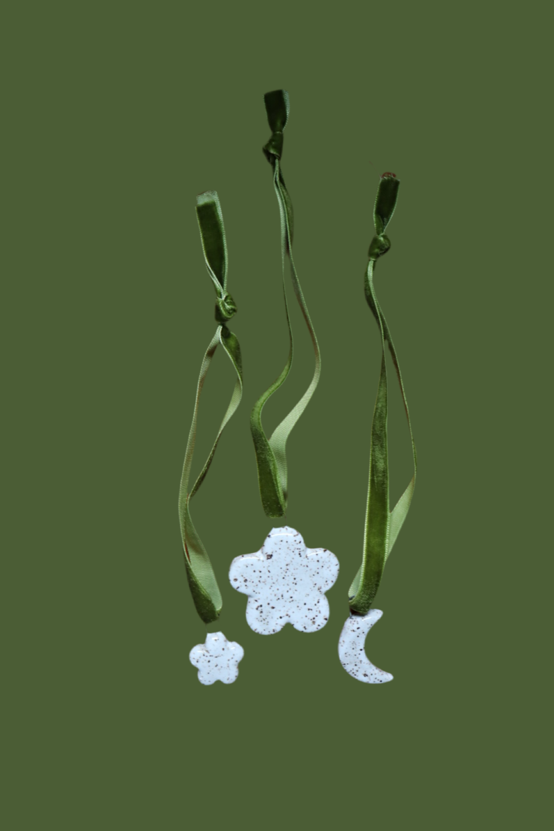 Speckled White Flower Ornament