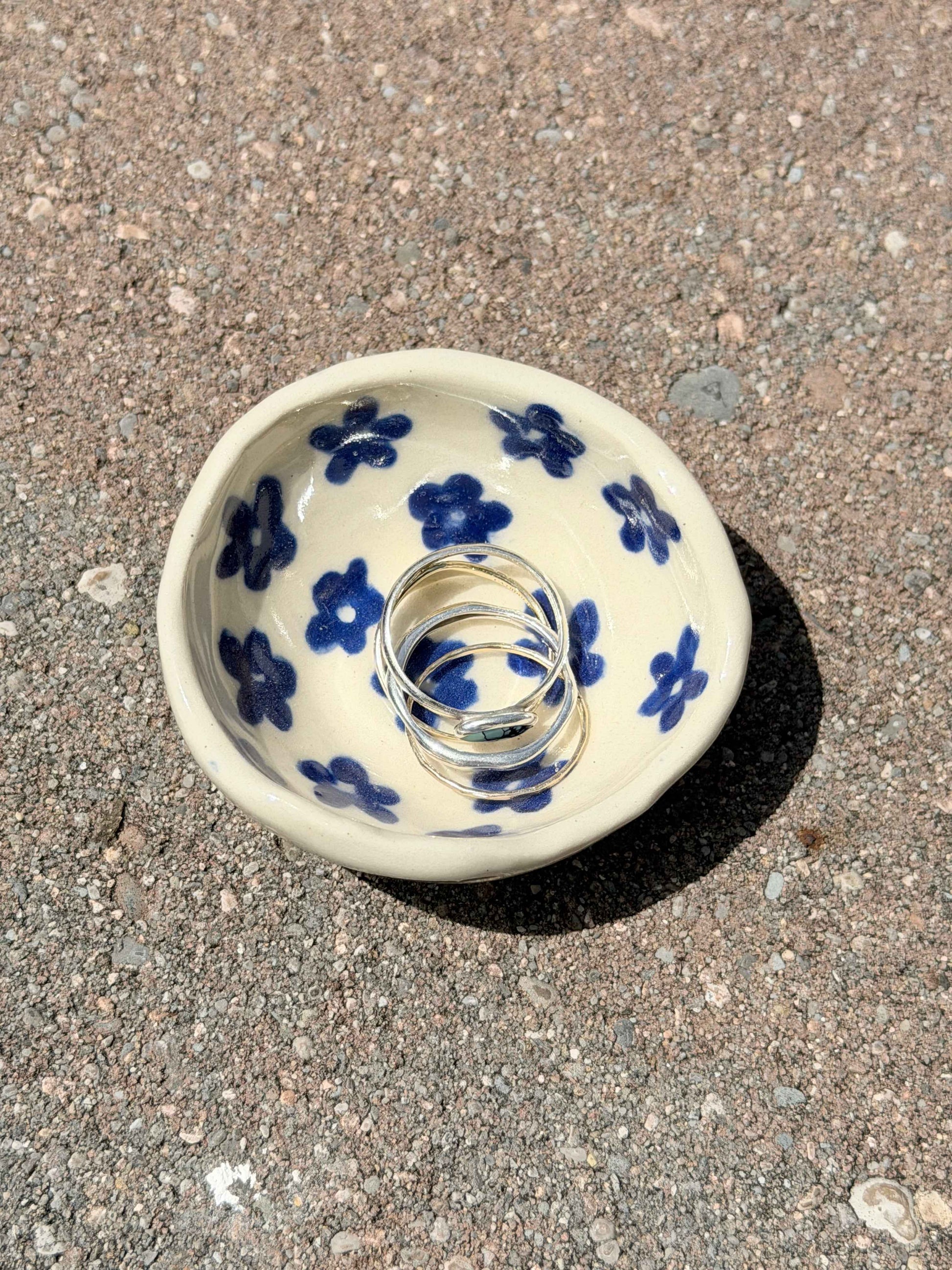 Flwr pwr ring dish